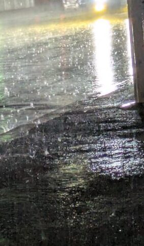 激しい雨