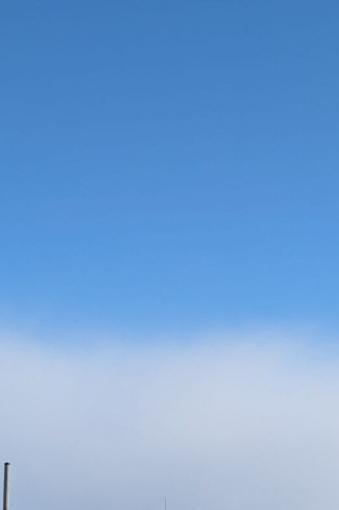 二十四節気小雪の雪雲と晴れ間