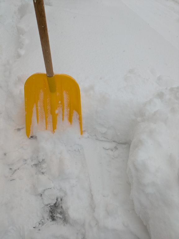 除雪スコップ