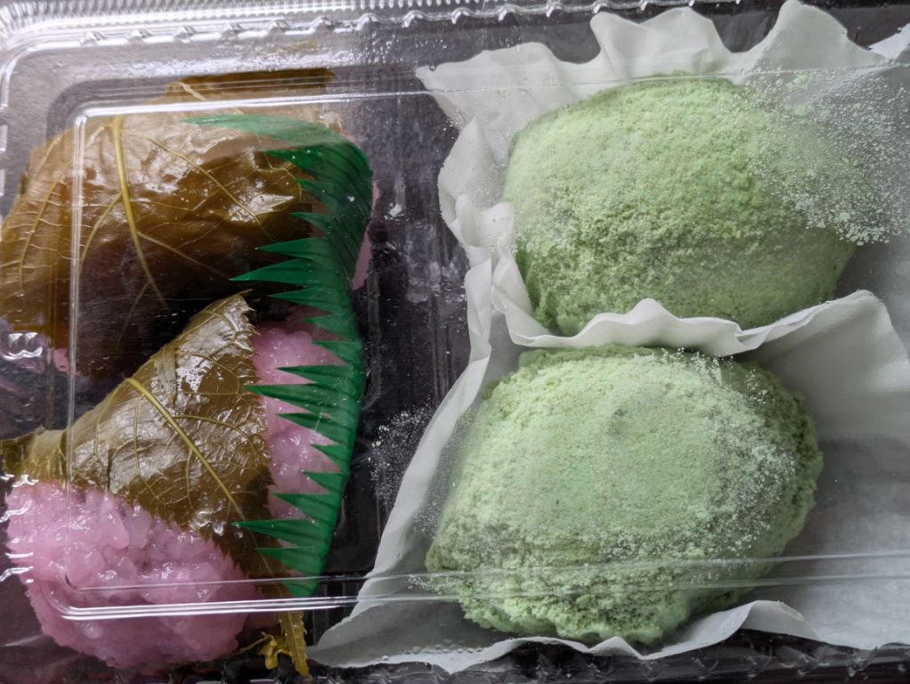 桜餅とウグイス餅